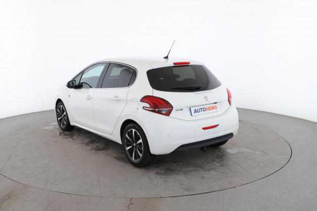 Peugeot 208 image 6