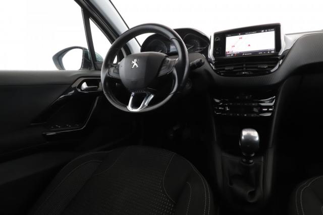 Peugeot 208 image 1