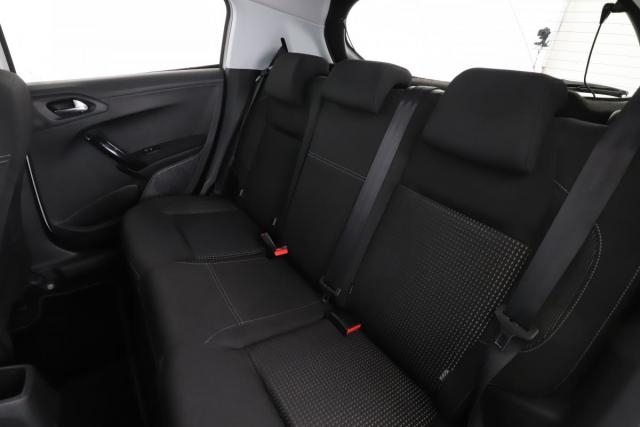 Peugeot 208 image 2