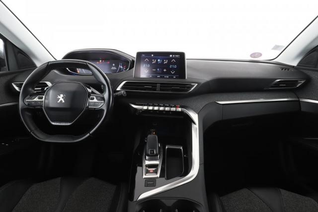 Peugeot 3008 image 2