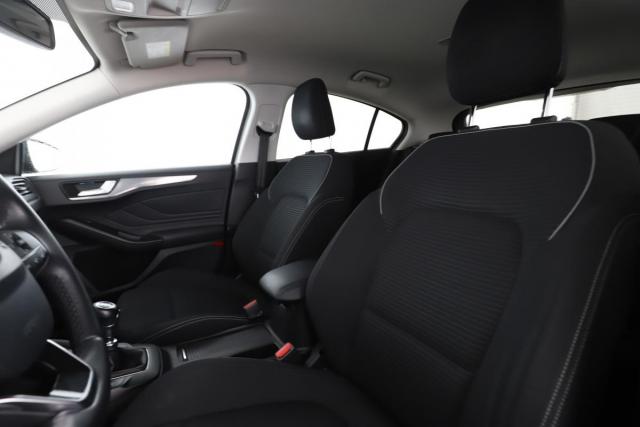 Ford Focus image 6