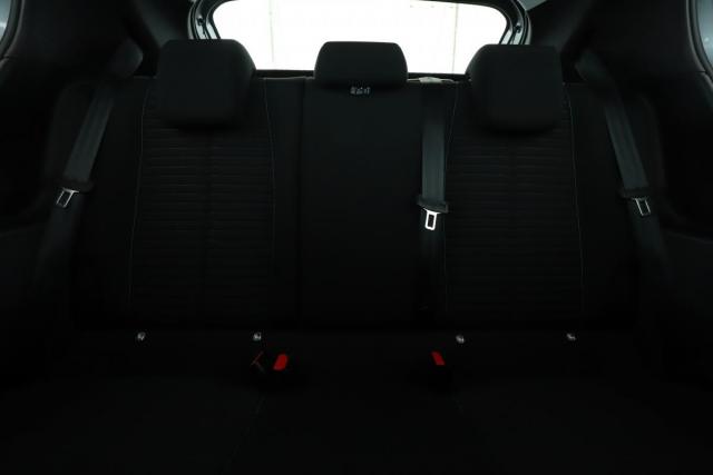 Peugeot 208 image 8