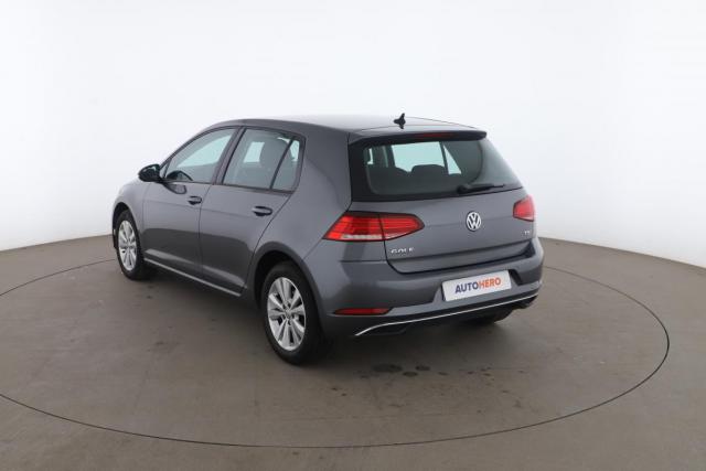 Volkswagen Golf image 9
