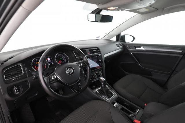 Volkswagen Golf image 8