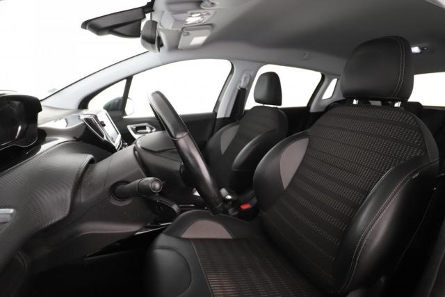 Peugeot 2008 image 3