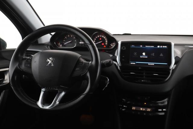 Peugeot 2008 image 2