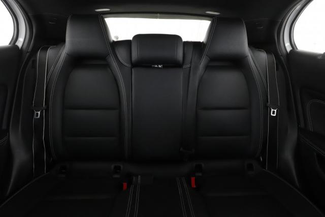 Mercedes Benz Gla image 1