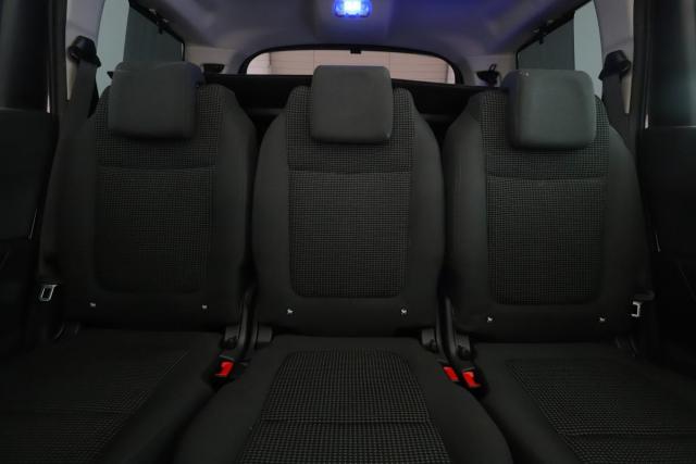 Peugeot 5008 image 6
