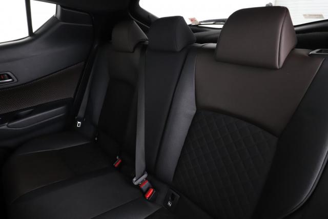 Toyota C-Hr image 2