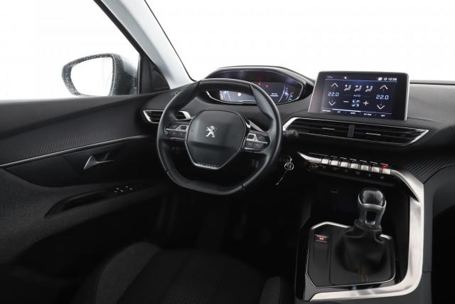 Peugeot 5008 image 2