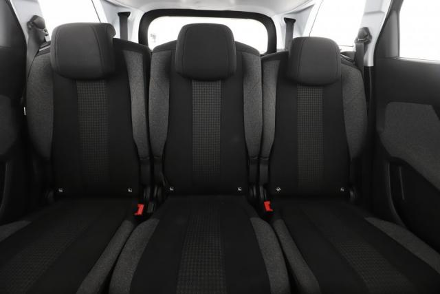 Peugeot 5008 image 1
