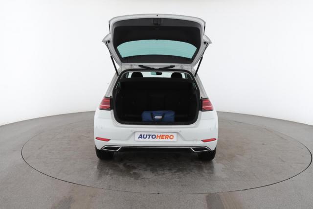Volkswagen Golf image 4
