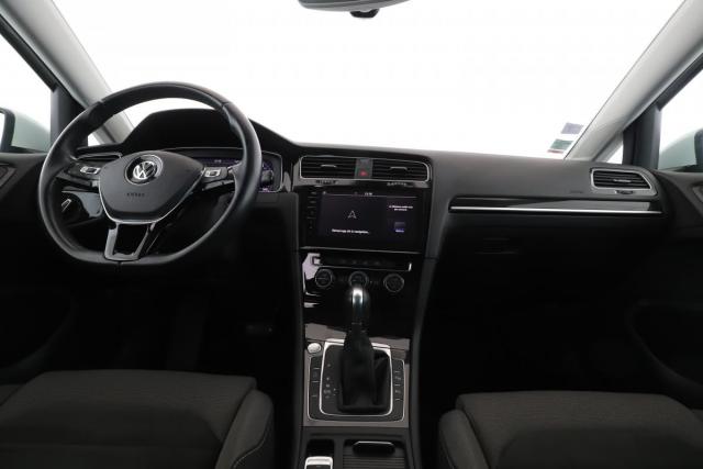 Volkswagen Golf image 8