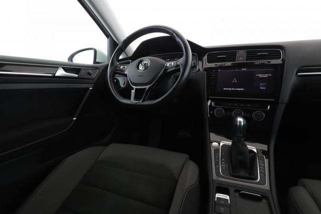 Volkswagen Golf image 6