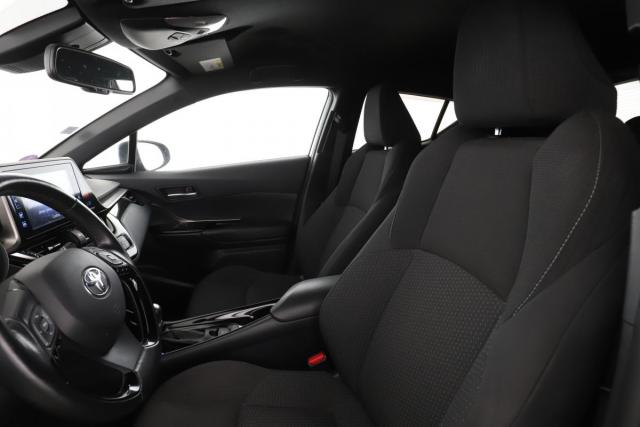 Toyota C-Hr image 6
