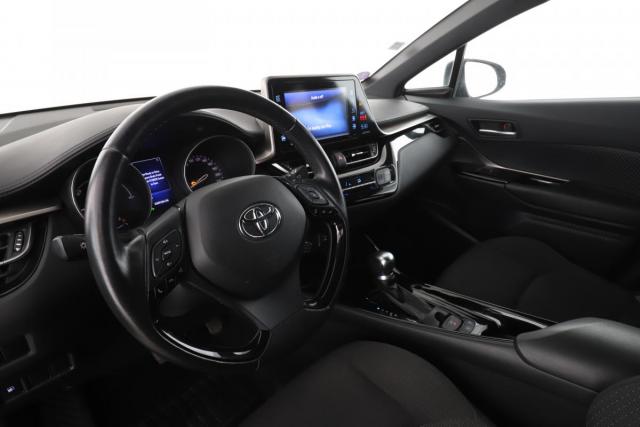 Toyota C-Hr image 9