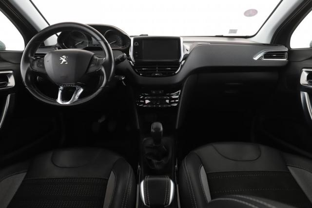 Peugeot 2008 image 2