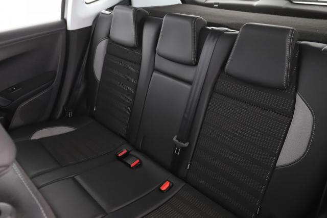 Peugeot 2008 image 6