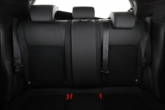 Nissan Juke image 8