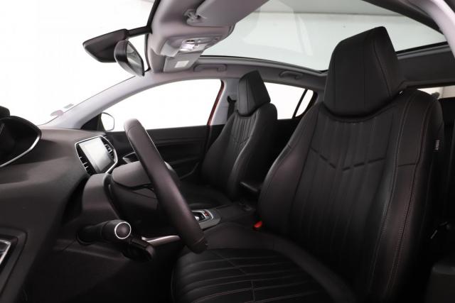 Peugeot 308 image 2