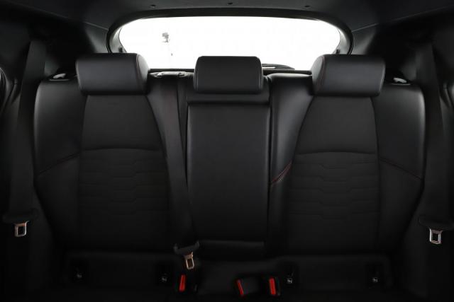 Toyota Corolla image 6