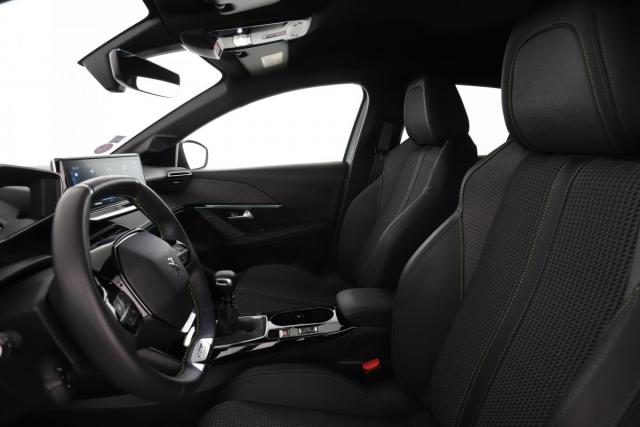 Peugeot 208 image 7