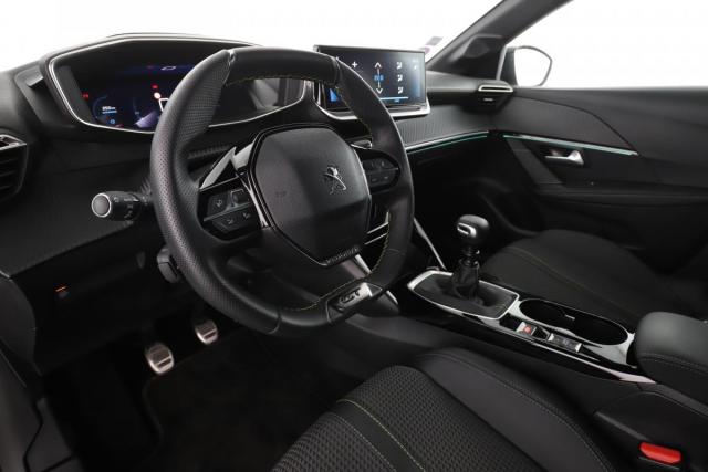 Peugeot 208 image 4