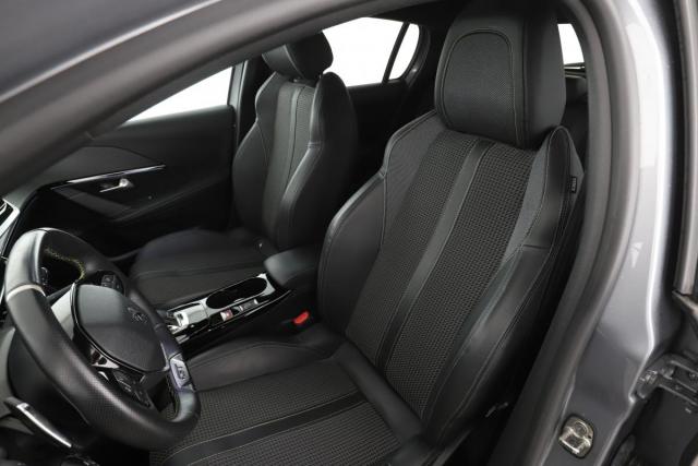 Peugeot 208 image 2