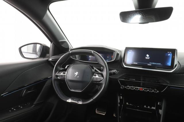 Peugeot 208 image 8