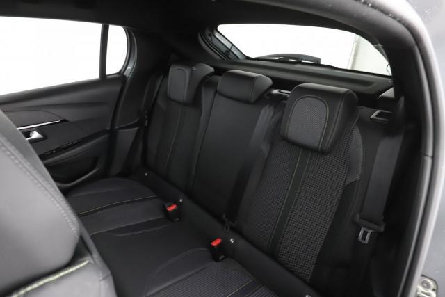 Peugeot 208 image 3