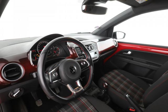 Volkswagen Up! image 7