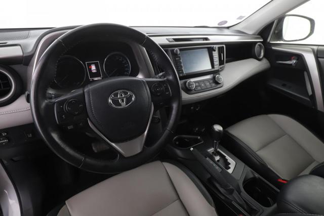 Toyota Rav4 image 9
