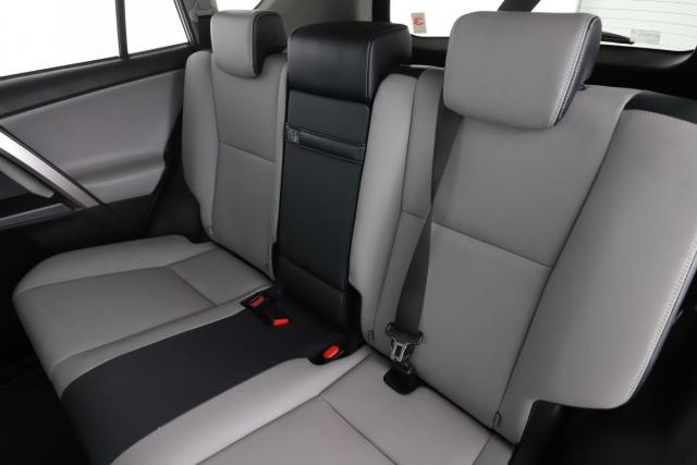 Toyota Rav4 image 6
