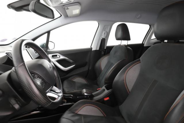Peugeot 2008 image 6