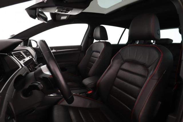 Volkswagen Golf image 8