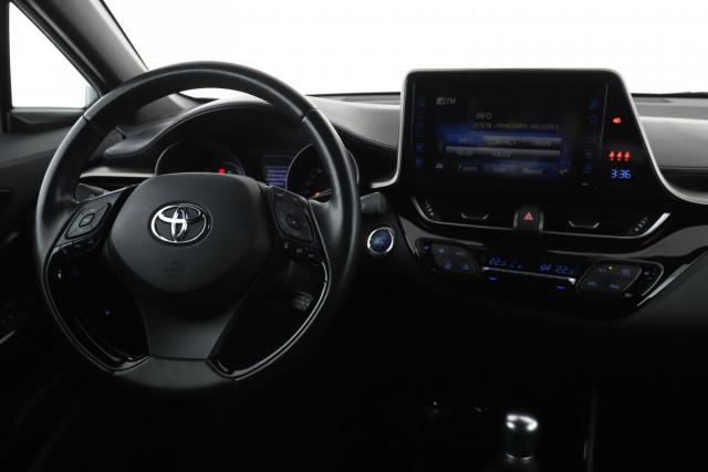 Toyota C-Hr image 6