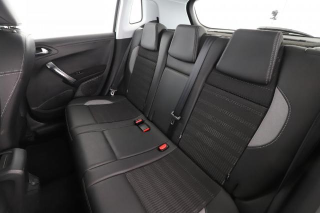 Peugeot 2008 image 5
