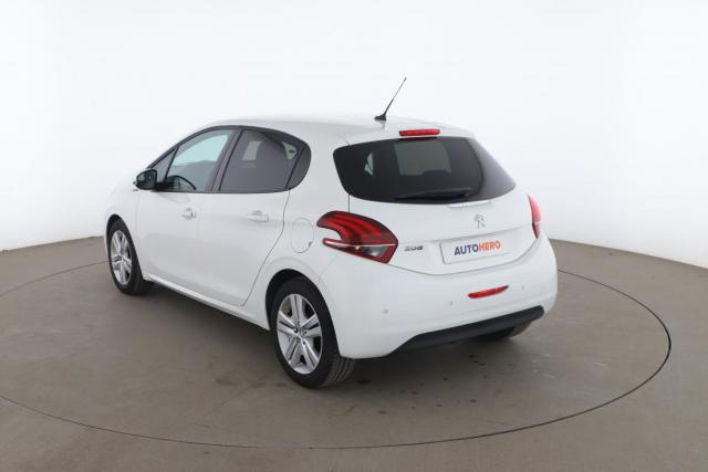 Peugeot 208 image 7