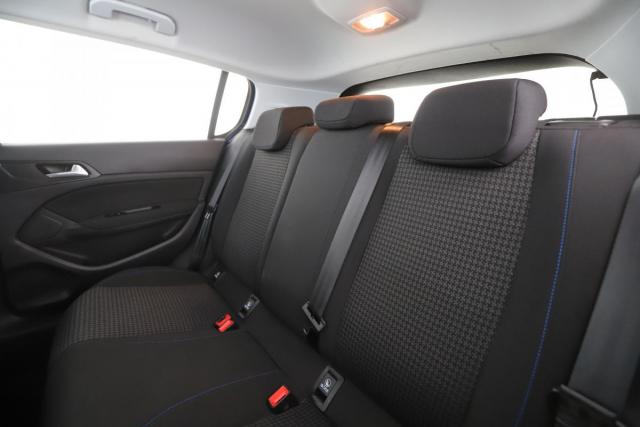 Peugeot 308 image 9