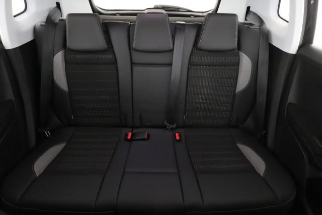 Peugeot 2008 image 8