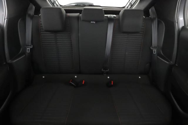 Peugeot 208 image 9