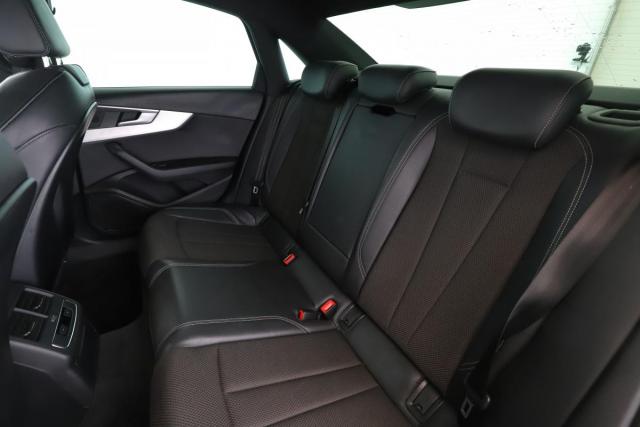 Audi A4 image 2