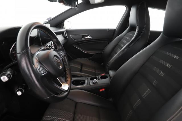 Mercedes Benz Cla image 6