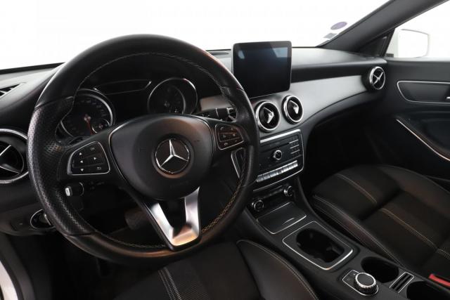 Mercedes Benz Cla image 2