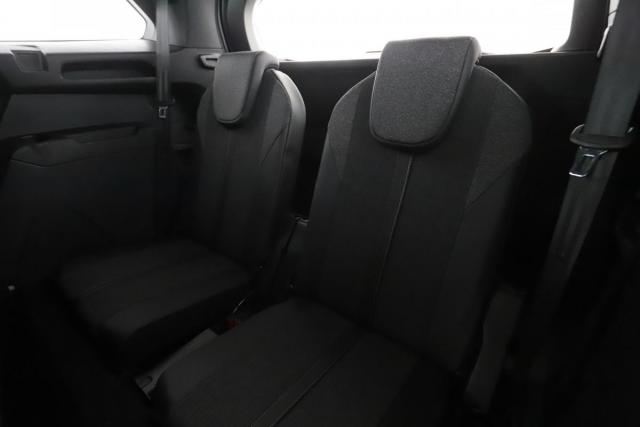 Peugeot 5008 image 2