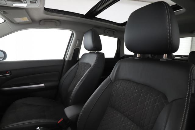 Suzuki Vitara image 6