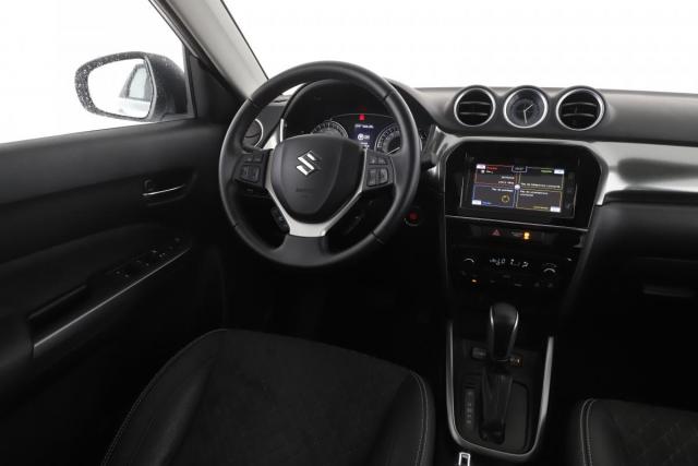 Suzuki Vitara image 7