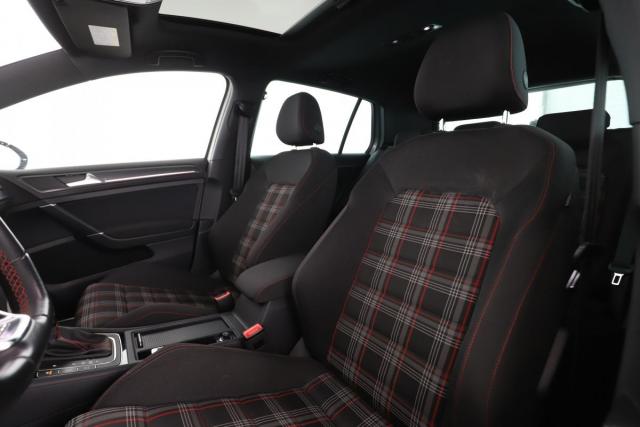 Volkswagen Golf image 3