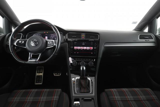 Volkswagen Golf image 8