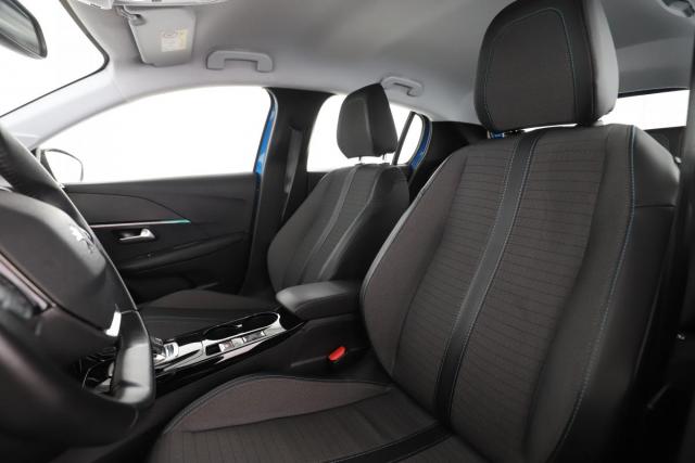 Peugeot 208 image 7